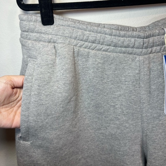 Adidas Mens Essentials Sweat Shorts  Grey Heather Pockets Fleece Logo  NEW Large - Picture 7 of 13